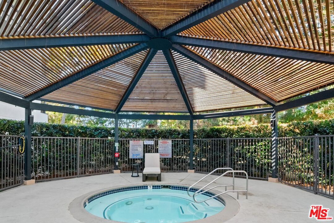 2112 Century Park Ln Unit: 107
