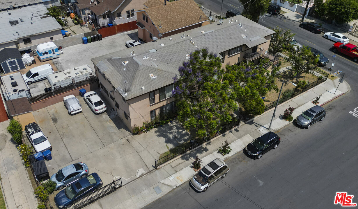 4523 Wall St