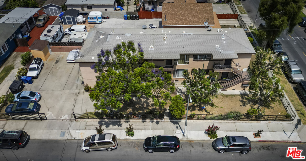 4523 Wall St