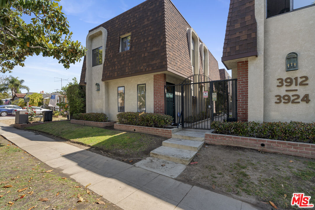 3912 Girard Ave