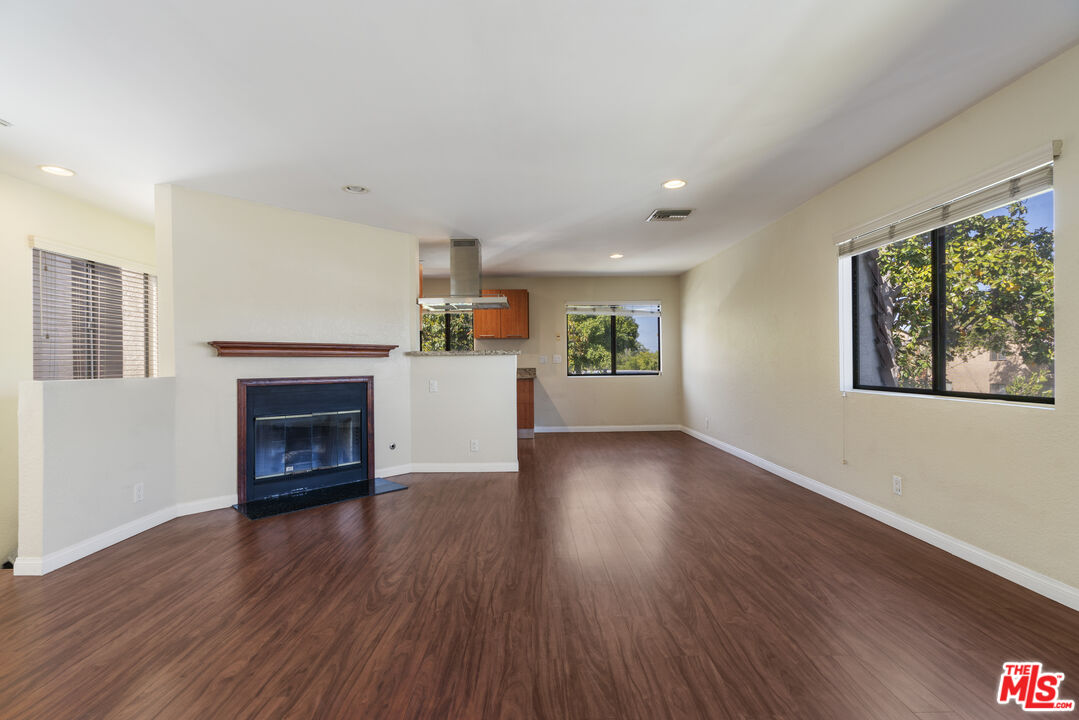 3912 Girard Ave