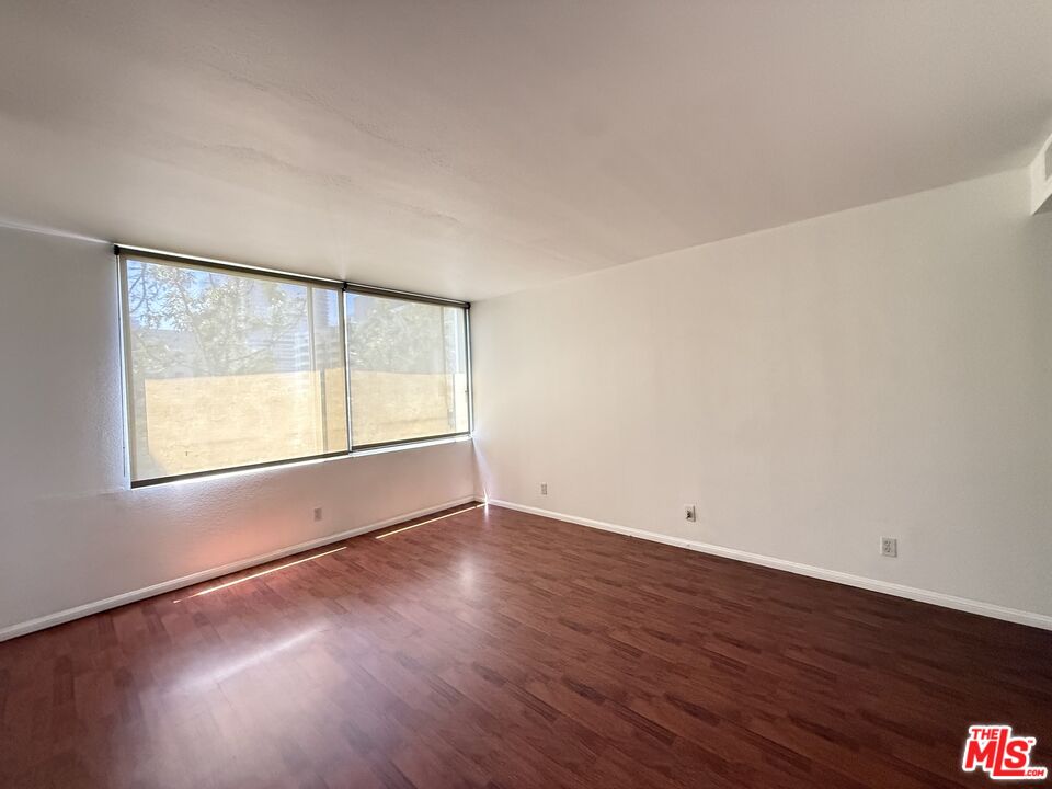 600 W 9th St Unit: 814