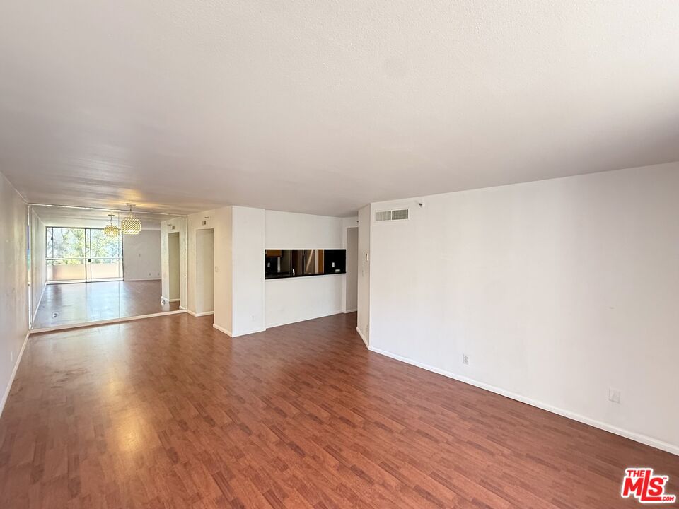 600 W 9th St Unit: 814
