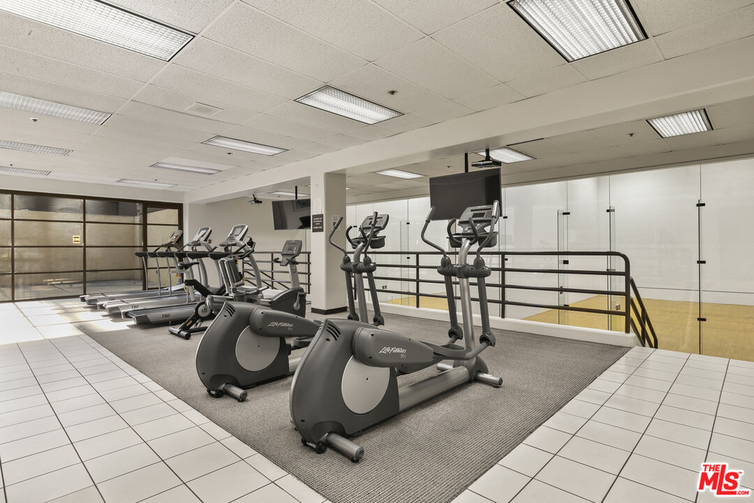 600 W 9th St Unit: 814