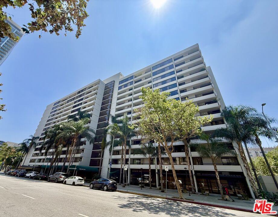 600 W 9th St Unit: 814