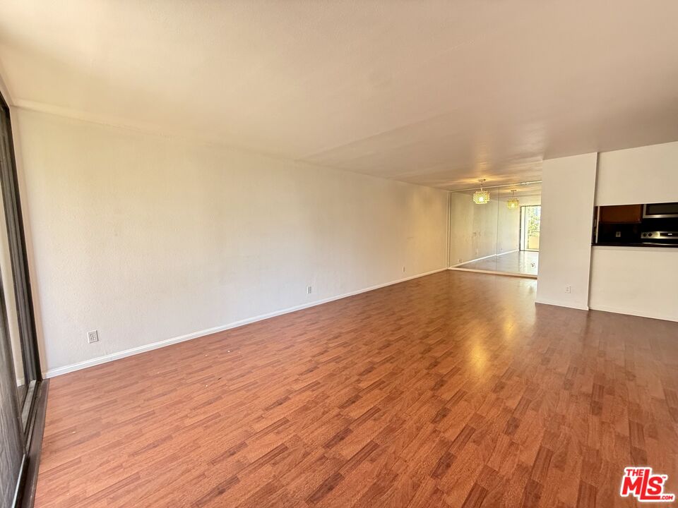 600 W 9th St Unit: 814