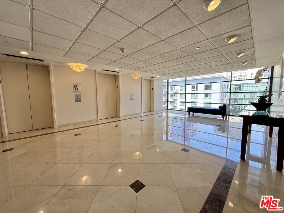 600 W 9th St Unit: 814