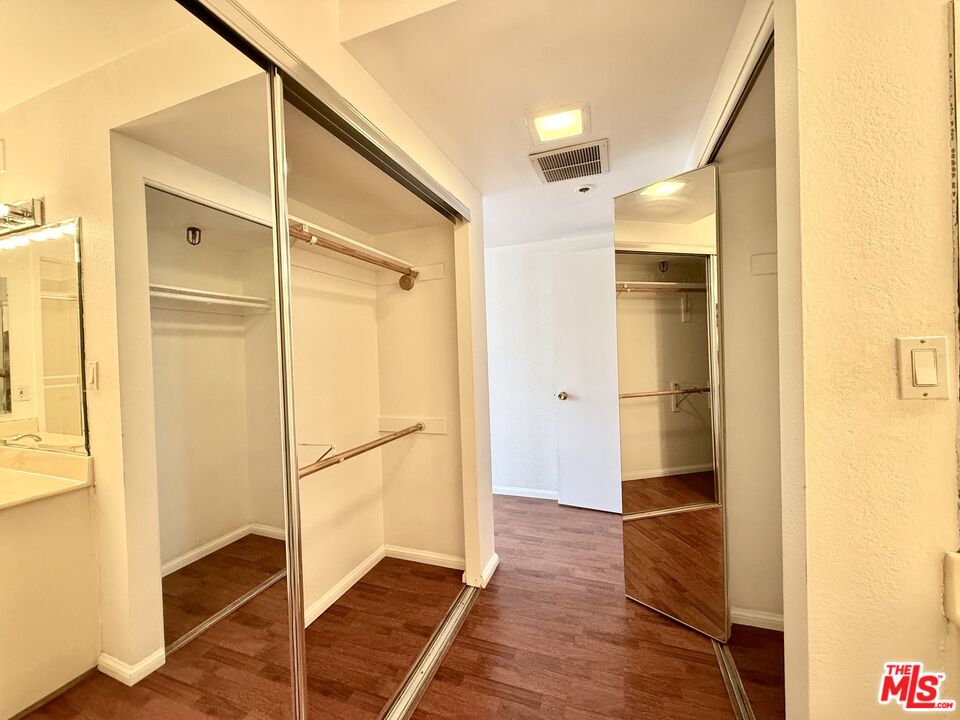 600 W 9th St Unit: 814