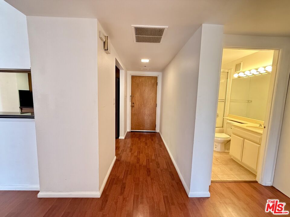 600 W 9th St Unit: 814