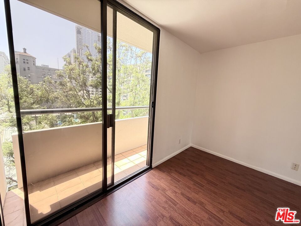 600 W 9th St Unit: 814