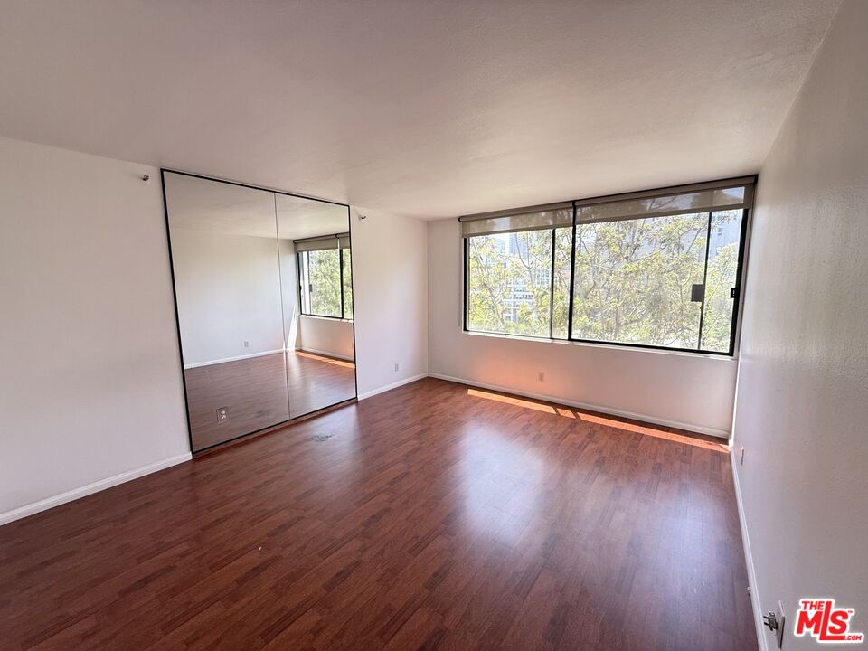 600 W 9th St Unit: 814