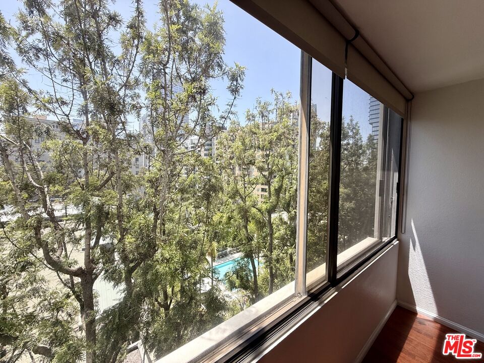 600 W 9th St Unit: 814