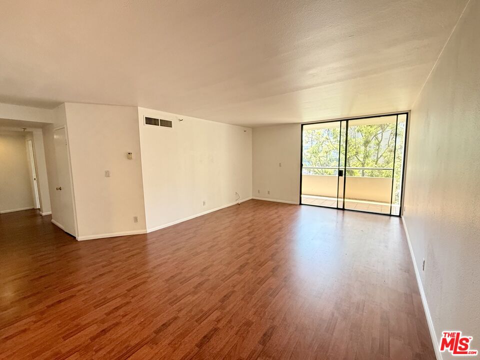 600 W 9th St Unit: 814