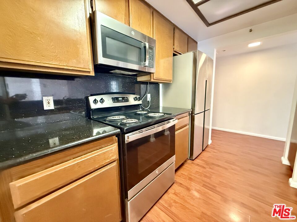 600 W 9th St Unit: 814