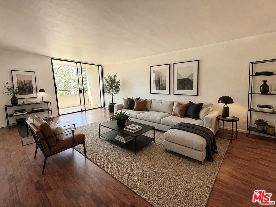 600 W 9th St Unit: 814