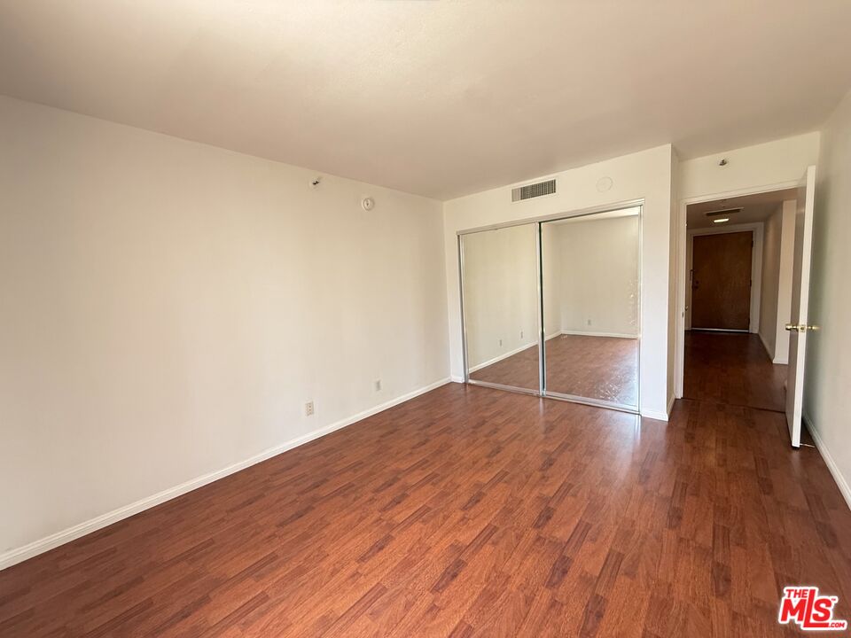 600 W 9th St Unit: 814