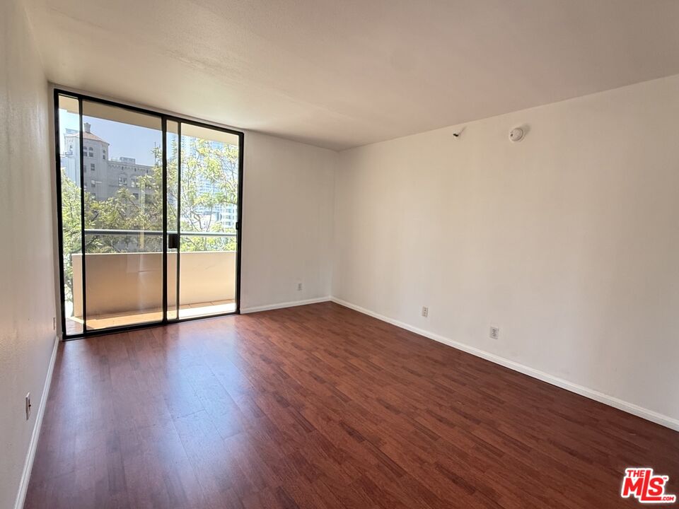 600 W 9th St Unit: 814