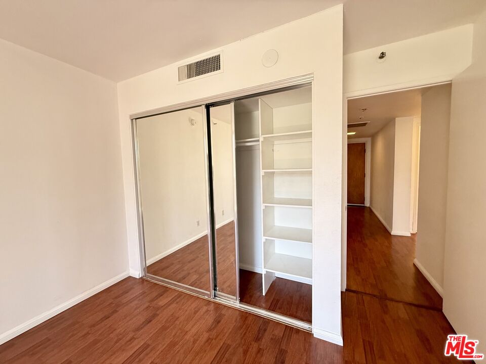 600 W 9th St Unit: 814