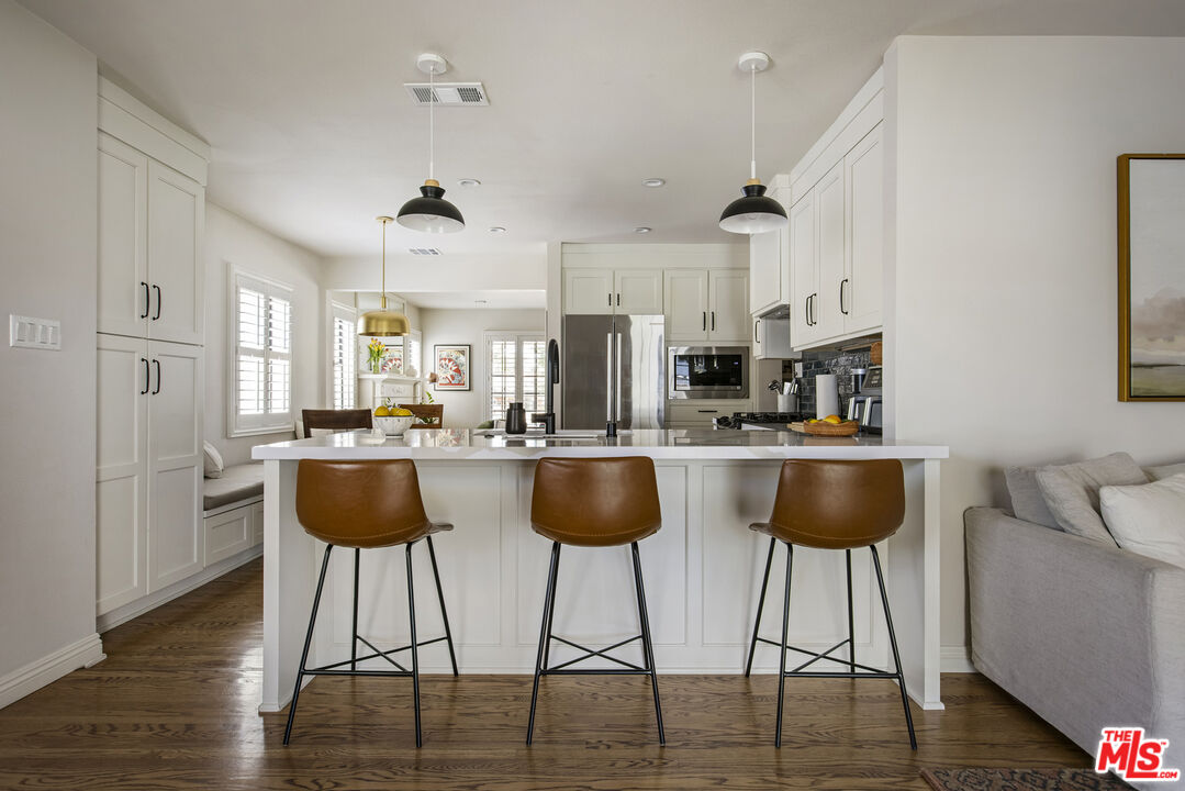 1132 N Reese Pl