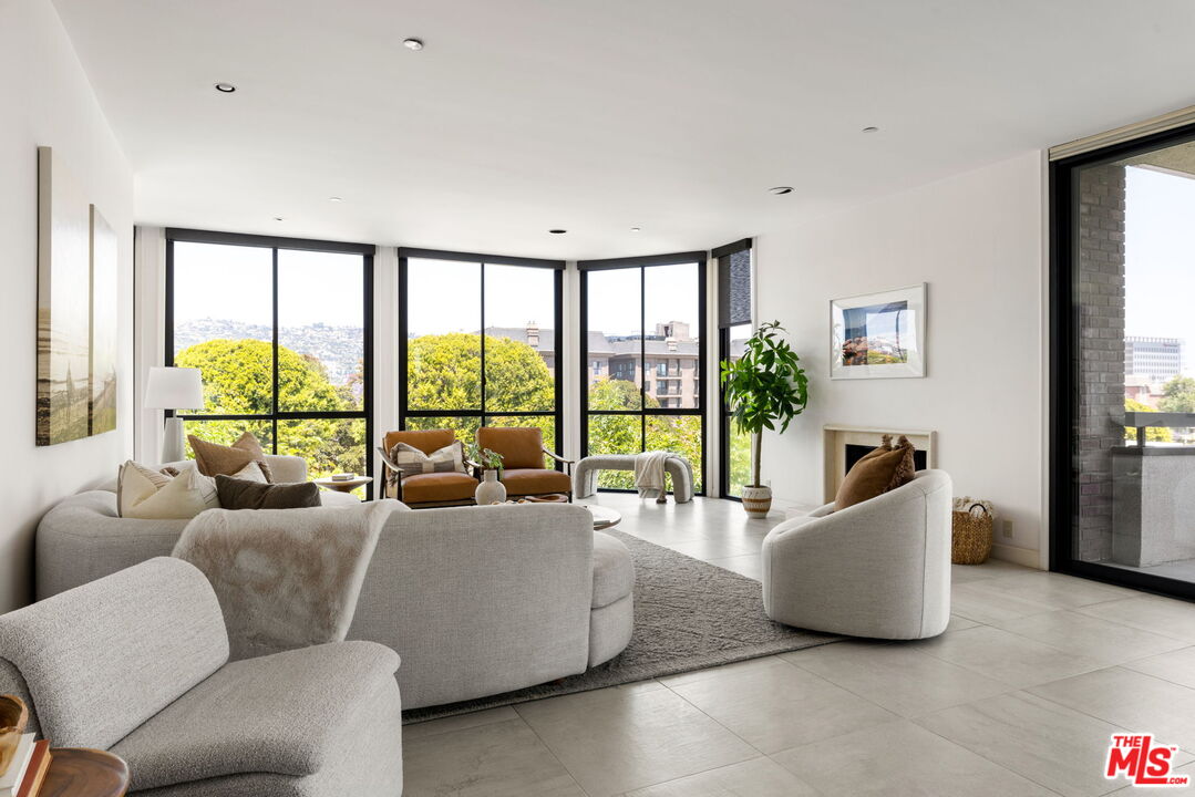 300 N Swall Dr Unit: 307