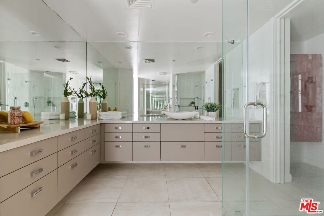 300 N Swall Dr Unit: 307