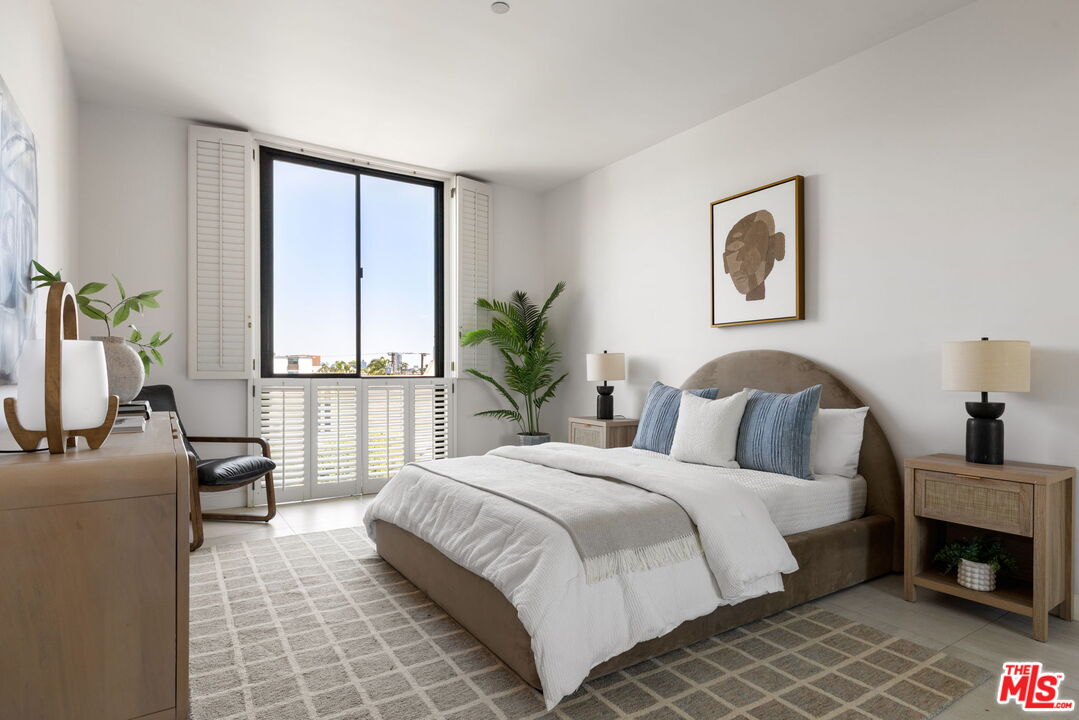 300 N Swall Dr Unit: 307