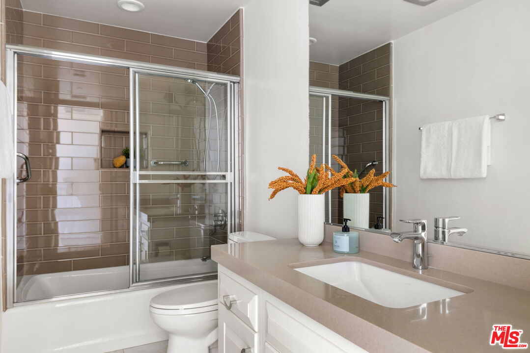 300 N Swall Dr Unit: 307