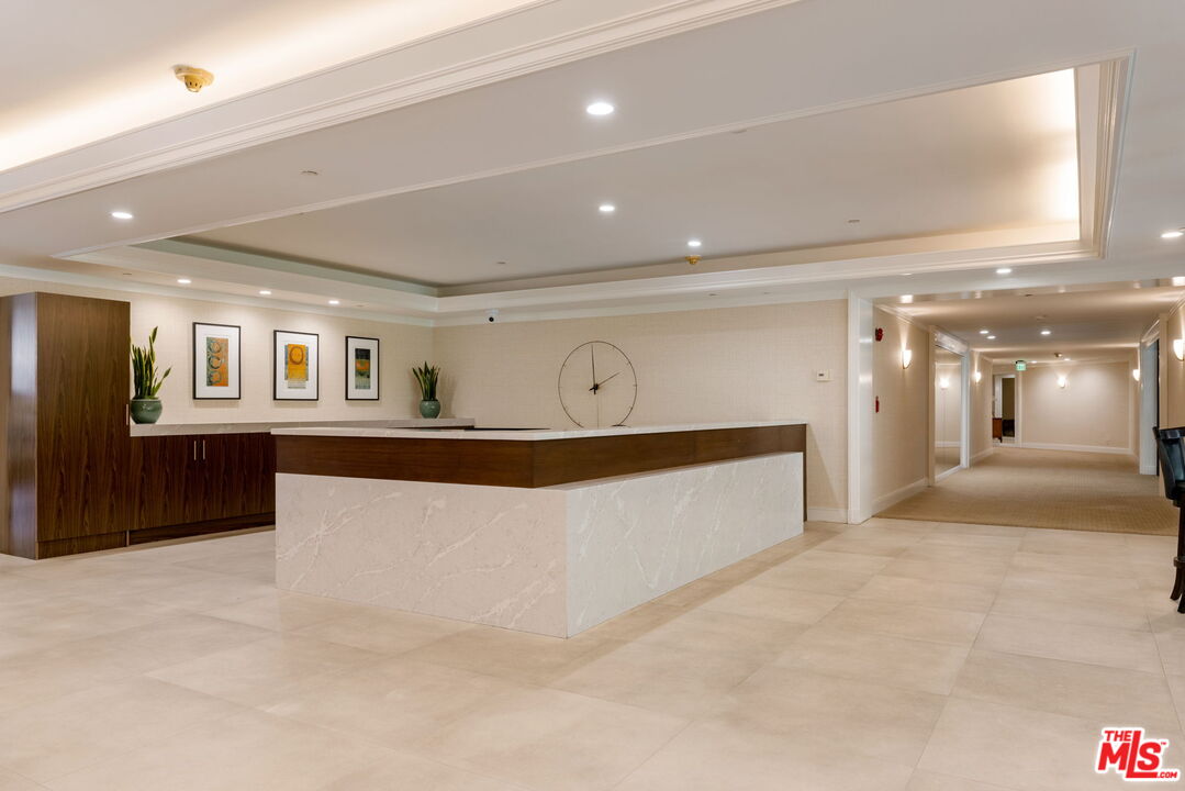 300 N Swall Dr Unit: 307