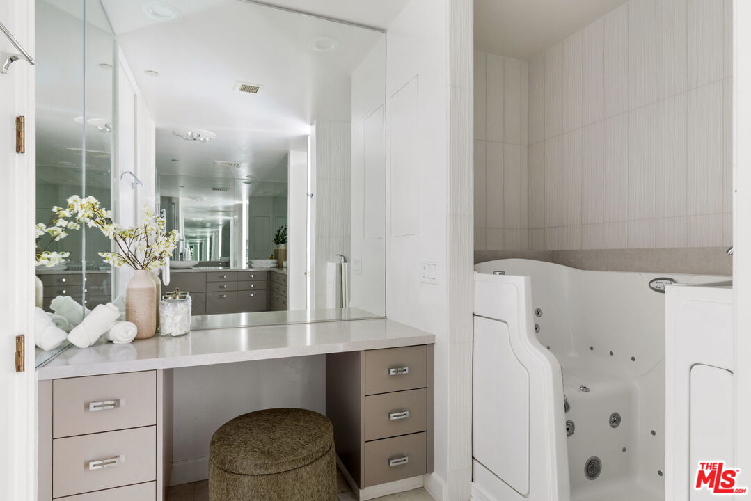 300 N Swall Dr Unit: 307