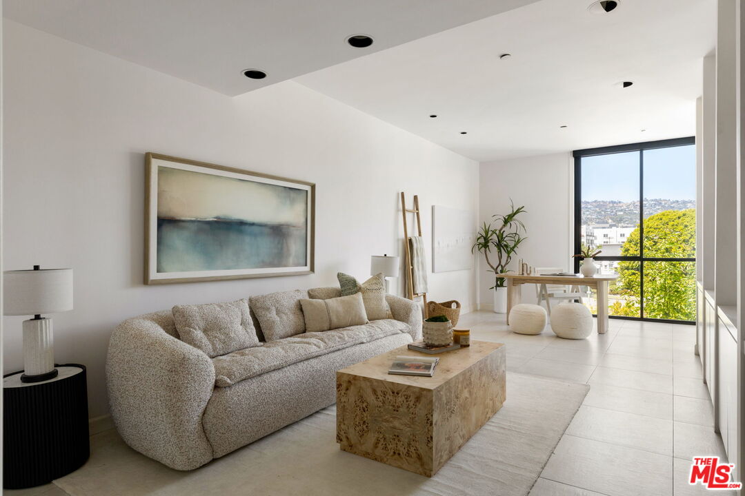 300 N Swall Dr Unit: 307