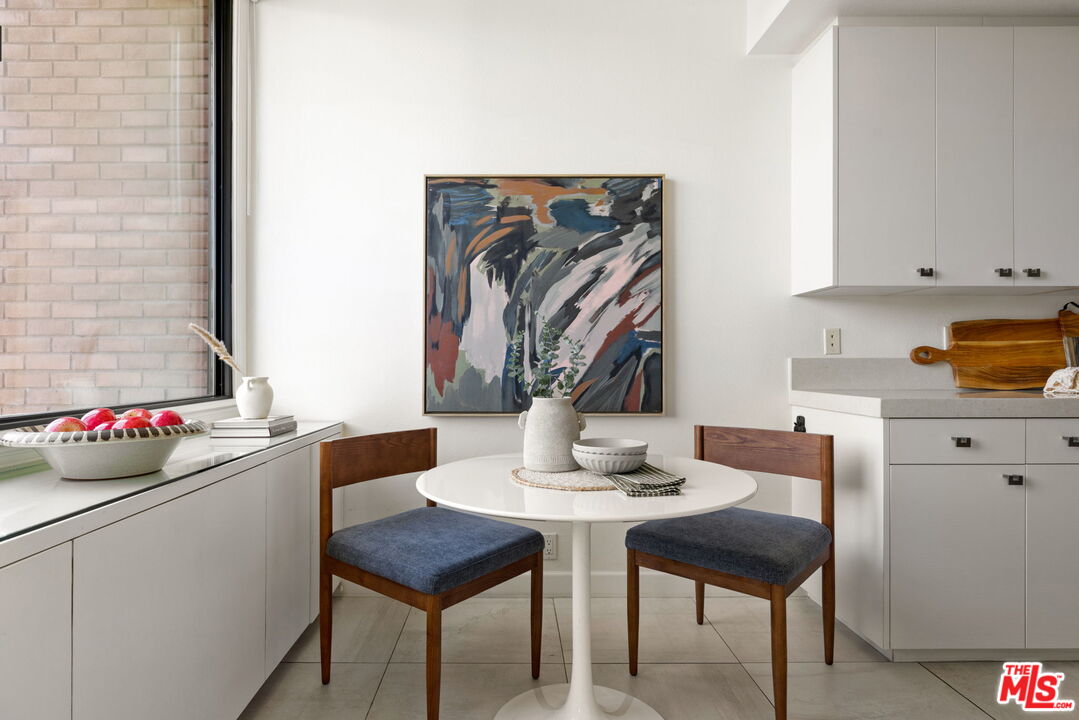 300 N Swall Dr Unit: 307