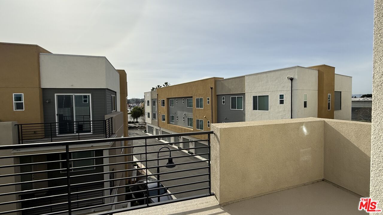5079 Cedar Ave