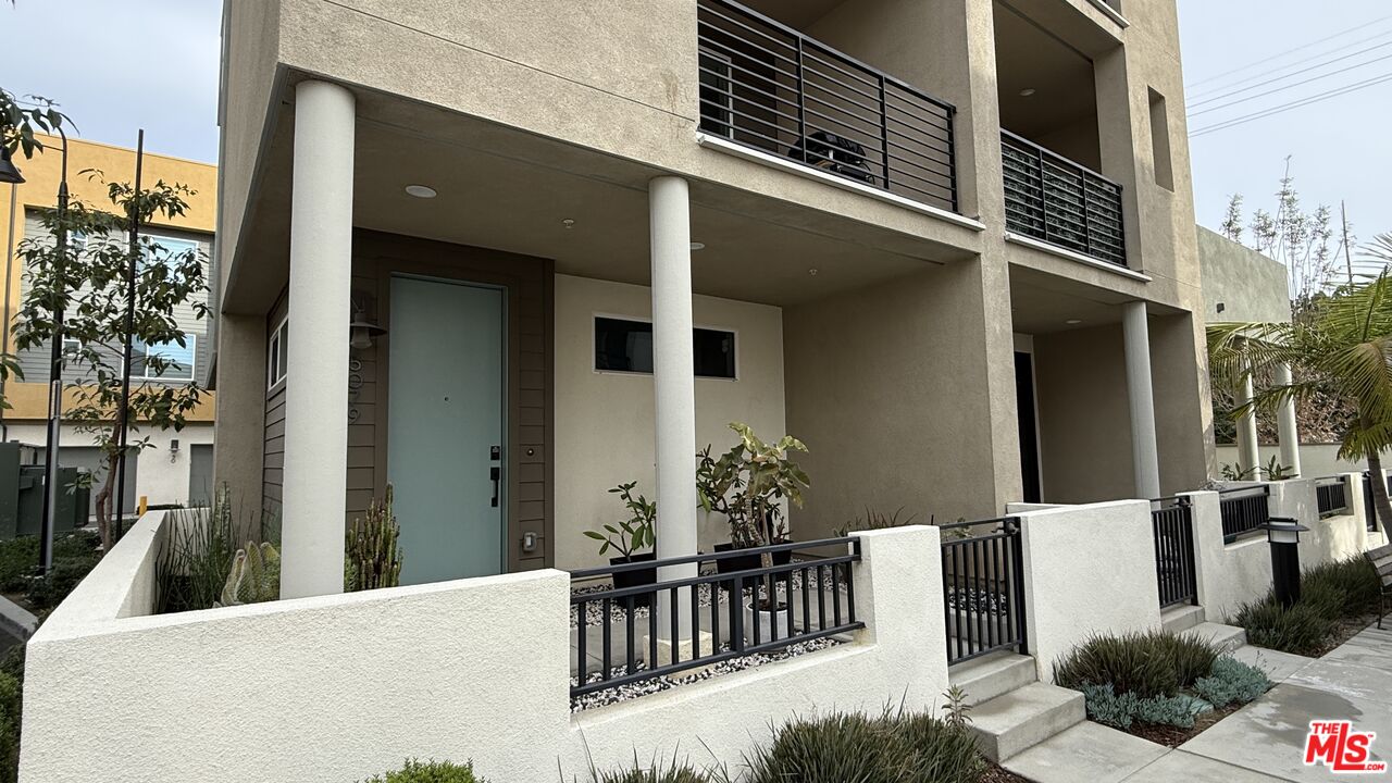 5079 Cedar Ave