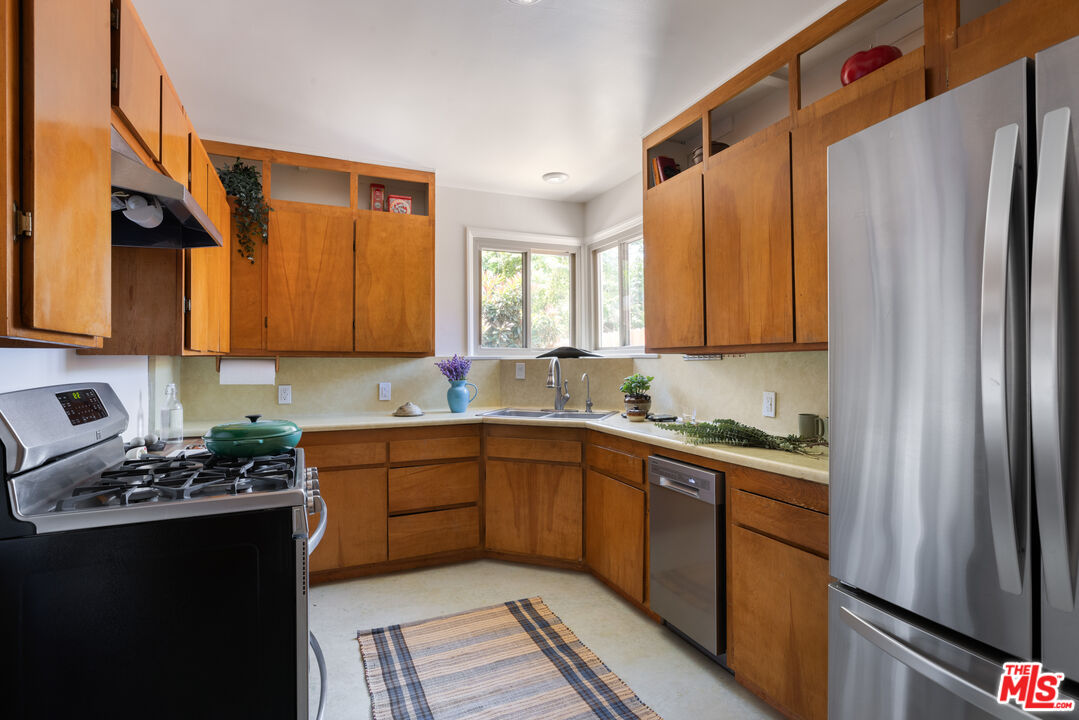 10251 Odell Ave
