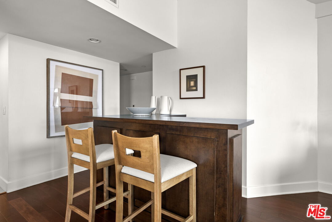 1409 Armacost Ave Unit: PH2