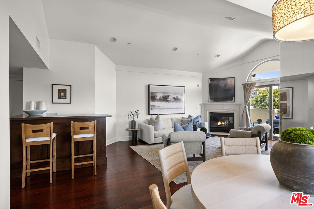 1409 Armacost Ave Unit: PH2