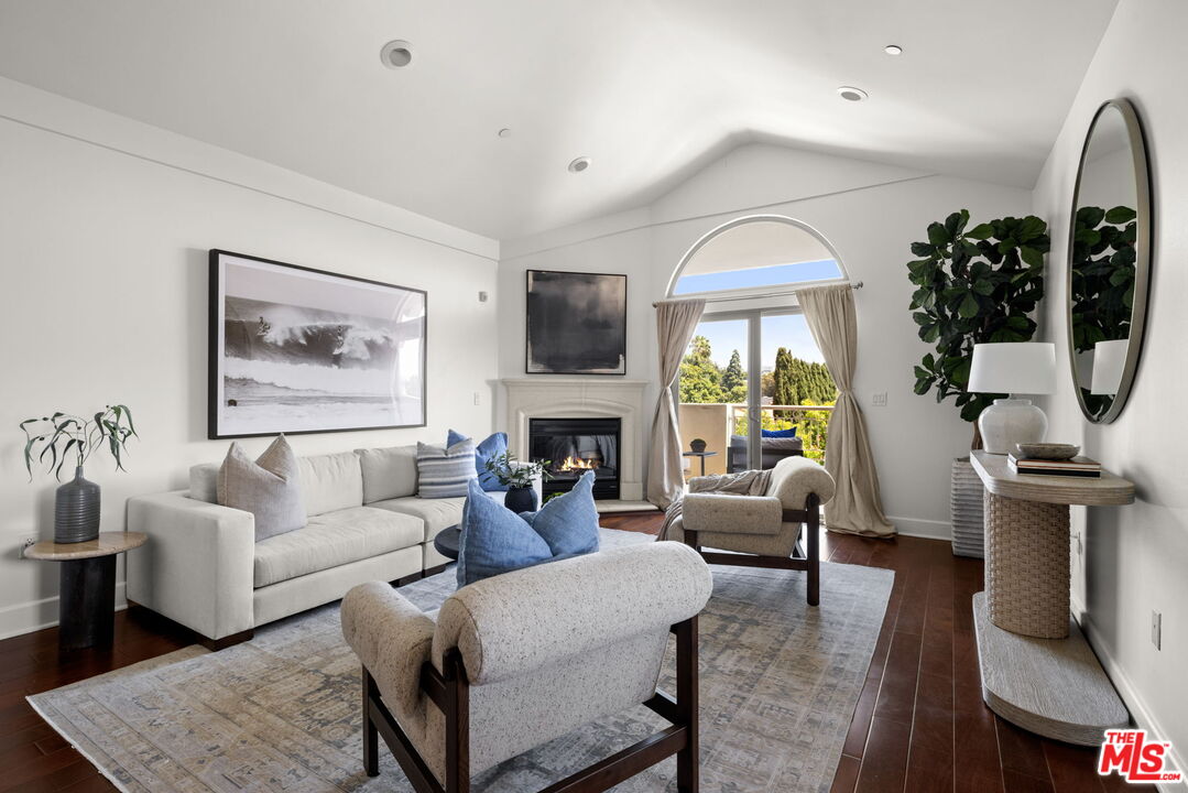 1409 Armacost Ave Unit: PH2
