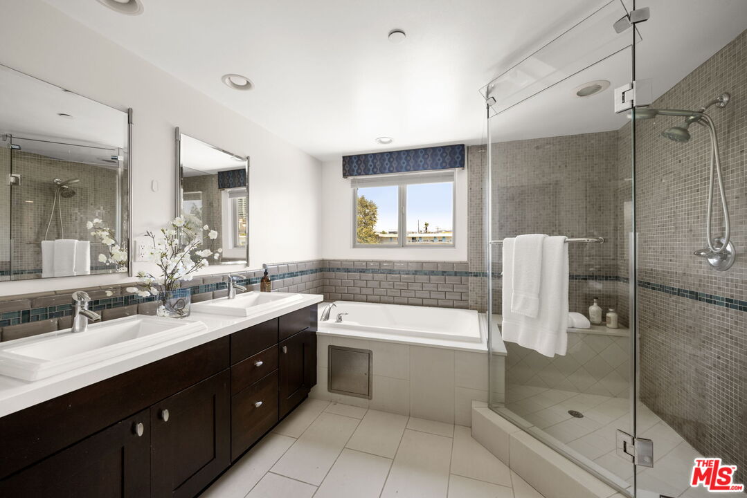 1409 Armacost Ave Unit: PH2