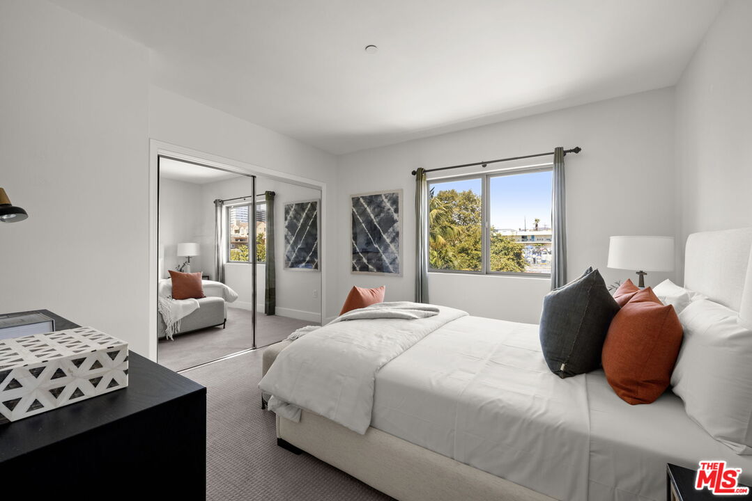 1409 Armacost Ave Unit: PH2