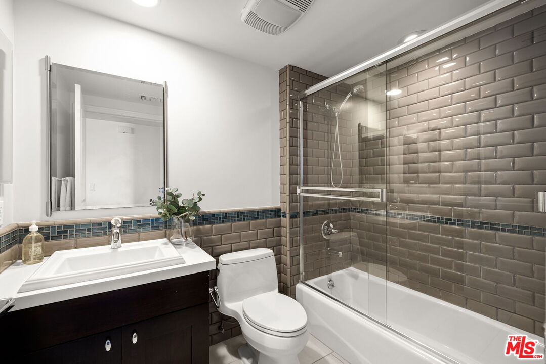 1409 Armacost Ave Unit: PH2