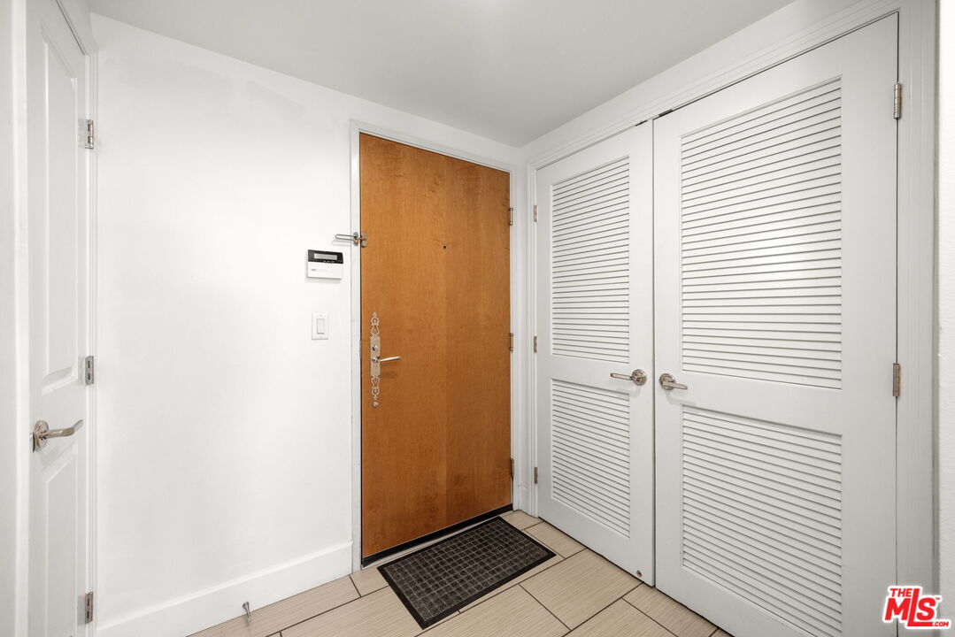 1409 Armacost Ave Unit: PH2