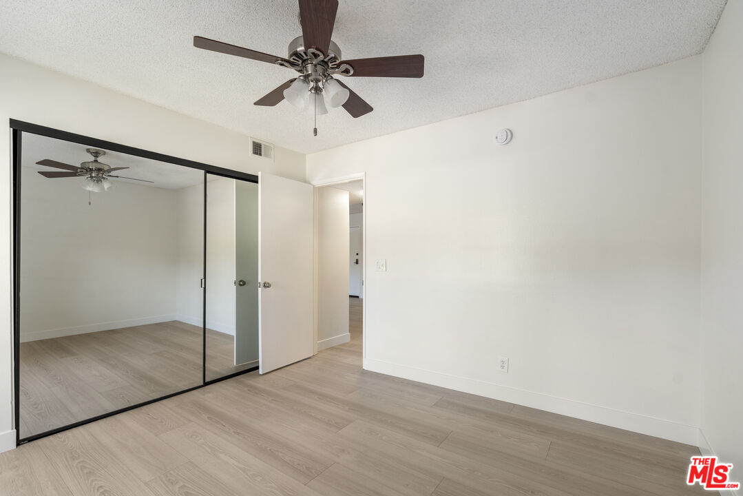 21500 Califa St Unit: 100