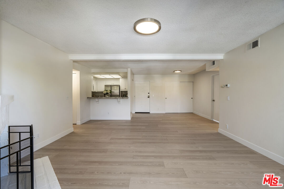 21500 Califa St Unit: 100