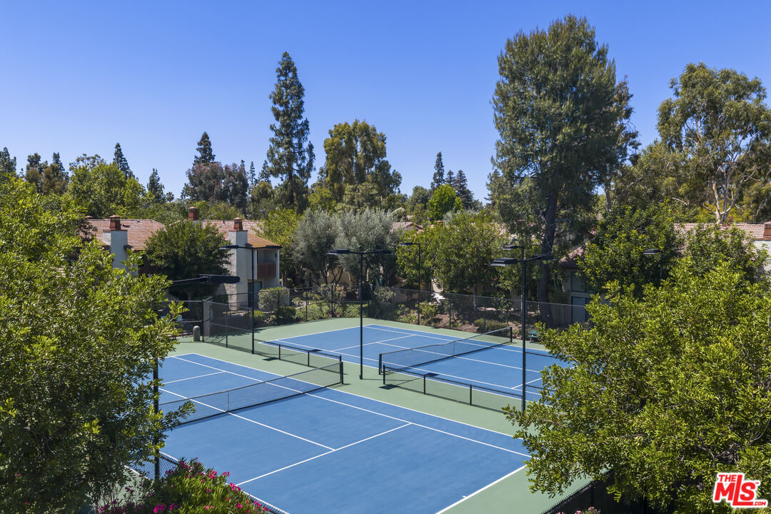 21500 Califa St Unit: 100
