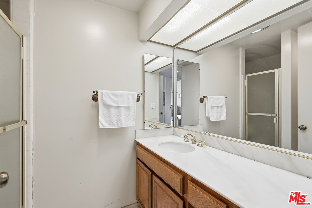 318 N Maple Dr Unit: 506