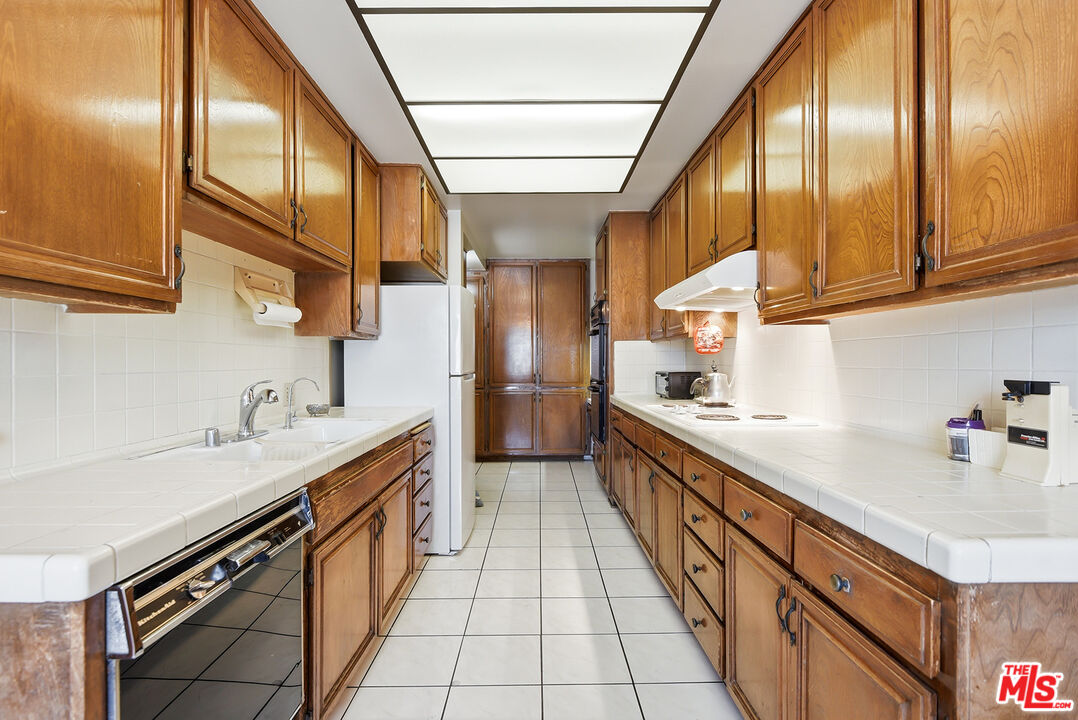 318 N Maple Dr Unit: 506