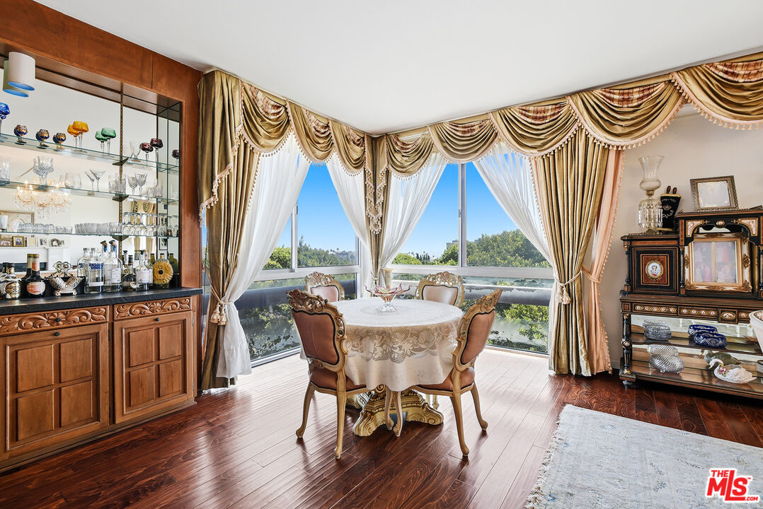 318 N Maple Dr Unit: 506