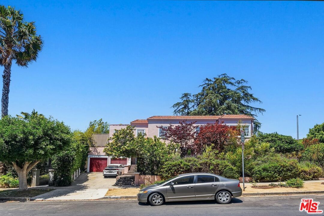 1107 S Citrus Ave