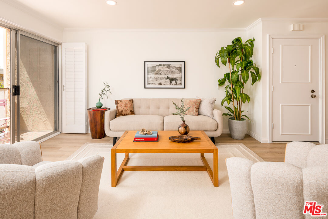 365 Burchett St Unit: 312