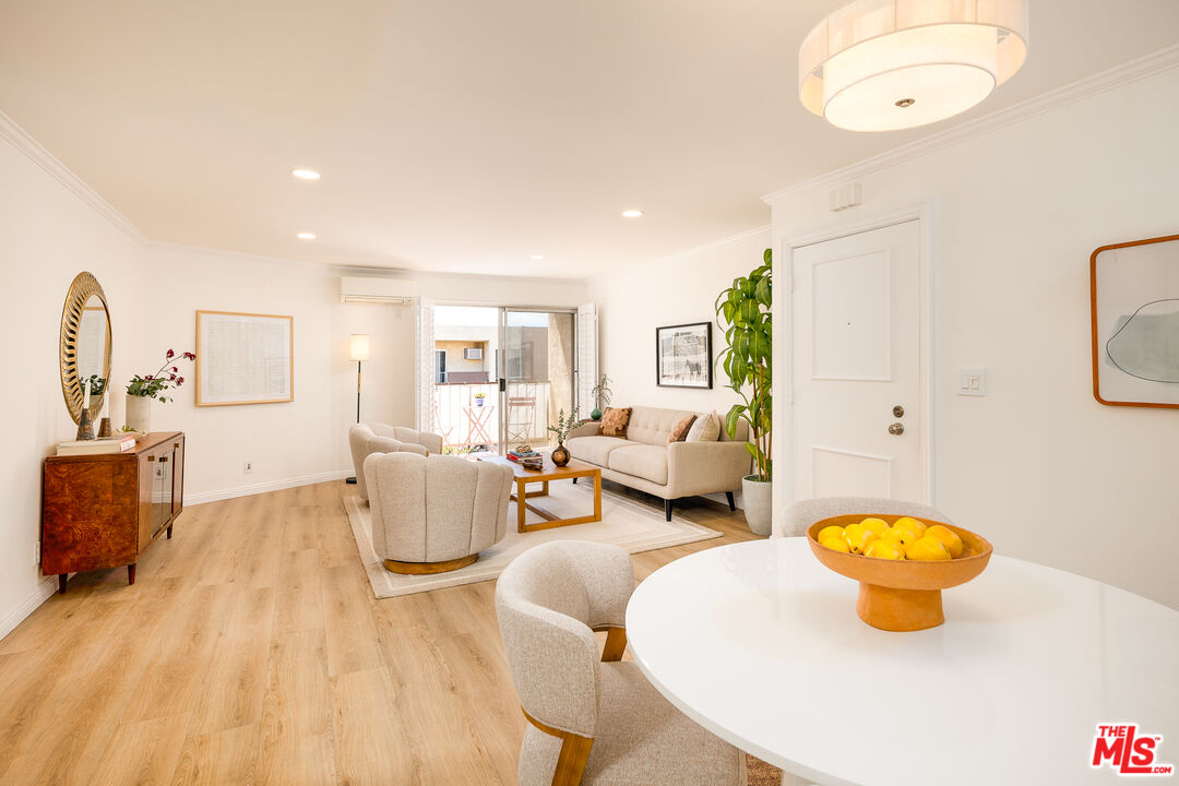 365 Burchett St Unit: 312